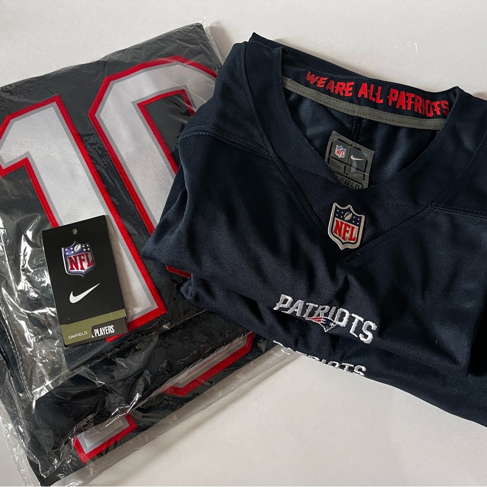 New England Patriots Mac Jones Jersey Large~NFL Patriots Jersey Lot